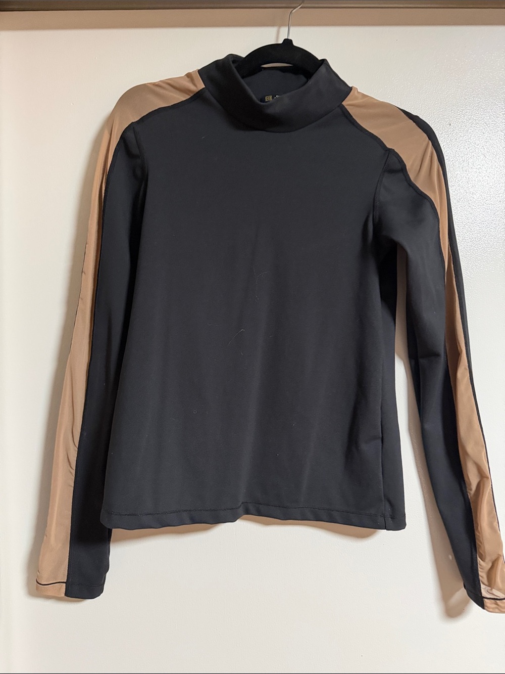 Women's Euphoric Equestrian Black and Tan Long-Sleeve Performance Sweater
